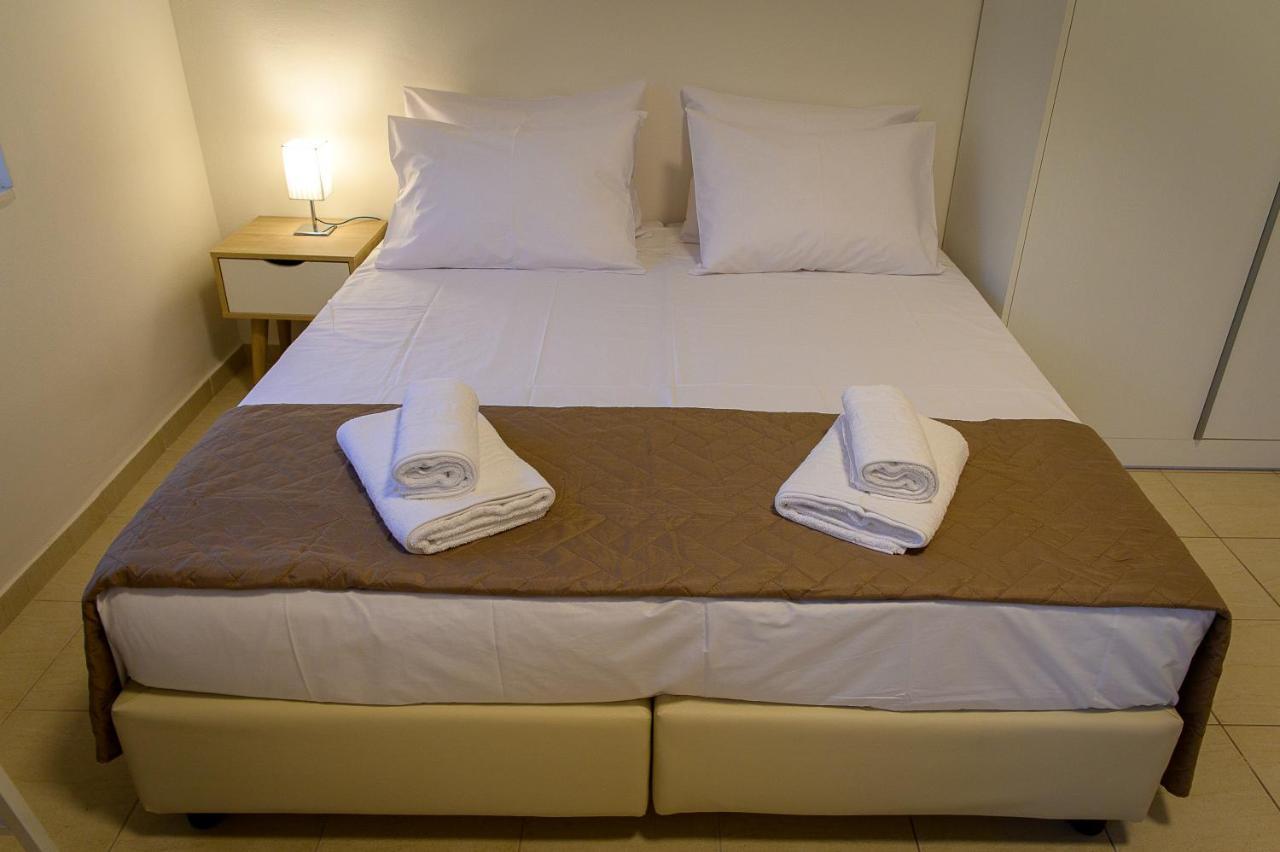 Uni Island - City Center Suites Heraklion  Exterior photo