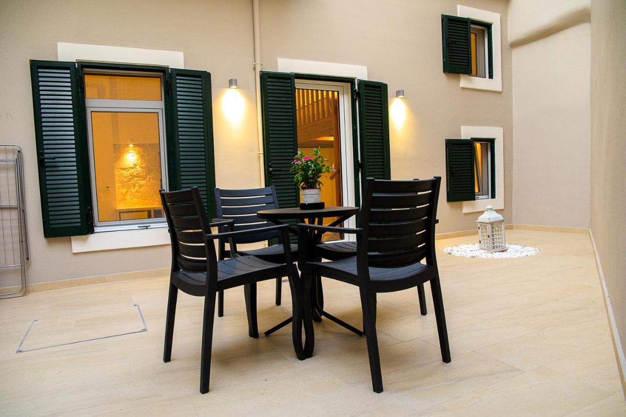 Uni Island - City Center Suites Heraklion  Exterior photo